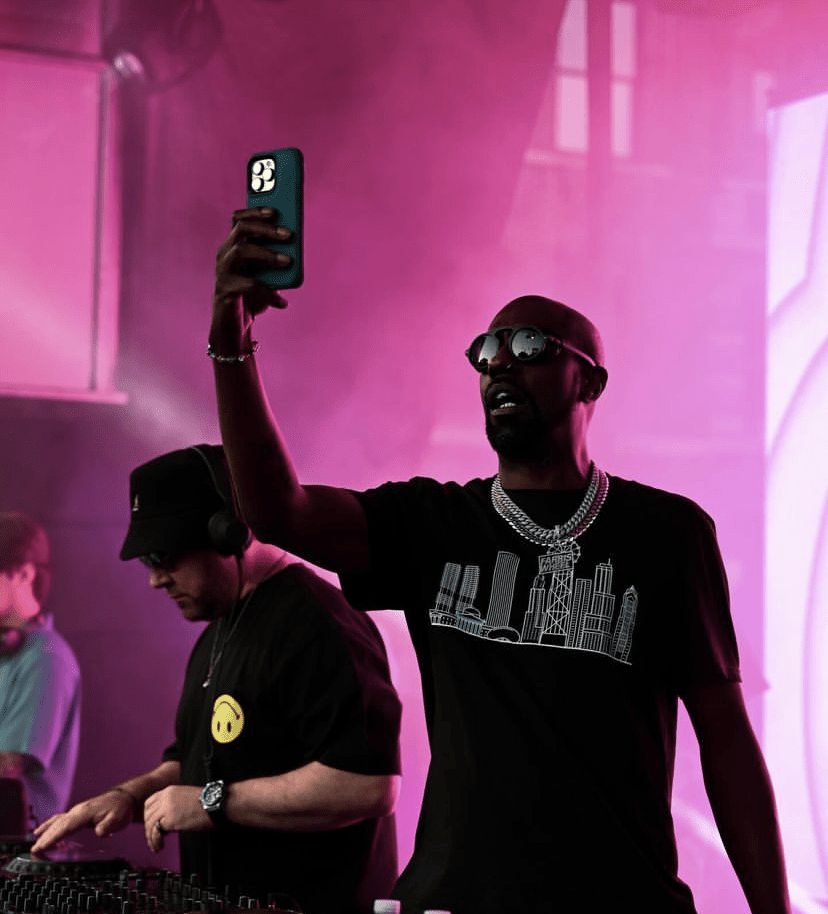 Chicago Legends Farris Wheel Soft Jersey T-shirt - BeExtra! Apparel & More