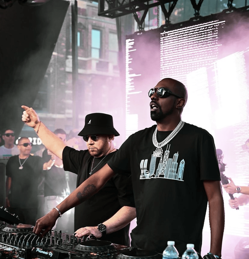 Chicago Legends Farris Wheel Soft Jersey T-shirt - BeExtra! Apparel & More