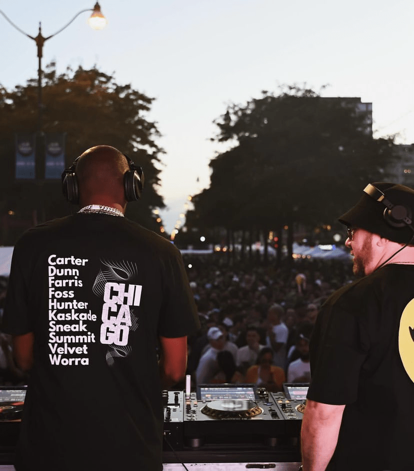 Chicago Legends Farris Wheel Soft Jersey T-shirt - BeExtra! Apparel & More